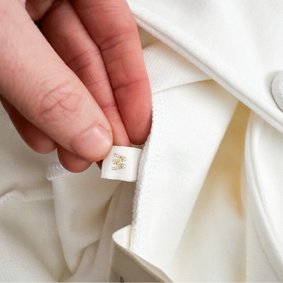 NWT- SUZIE KONDI 3 Button Ivory Ponte Blazer - Picture 7 of 10